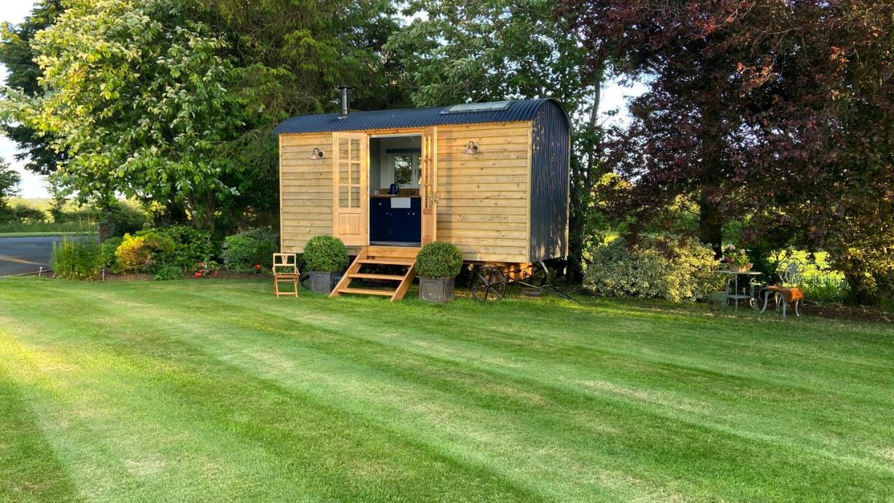 Bannfield Shepherds Hut Ballymoney Extérieur photo